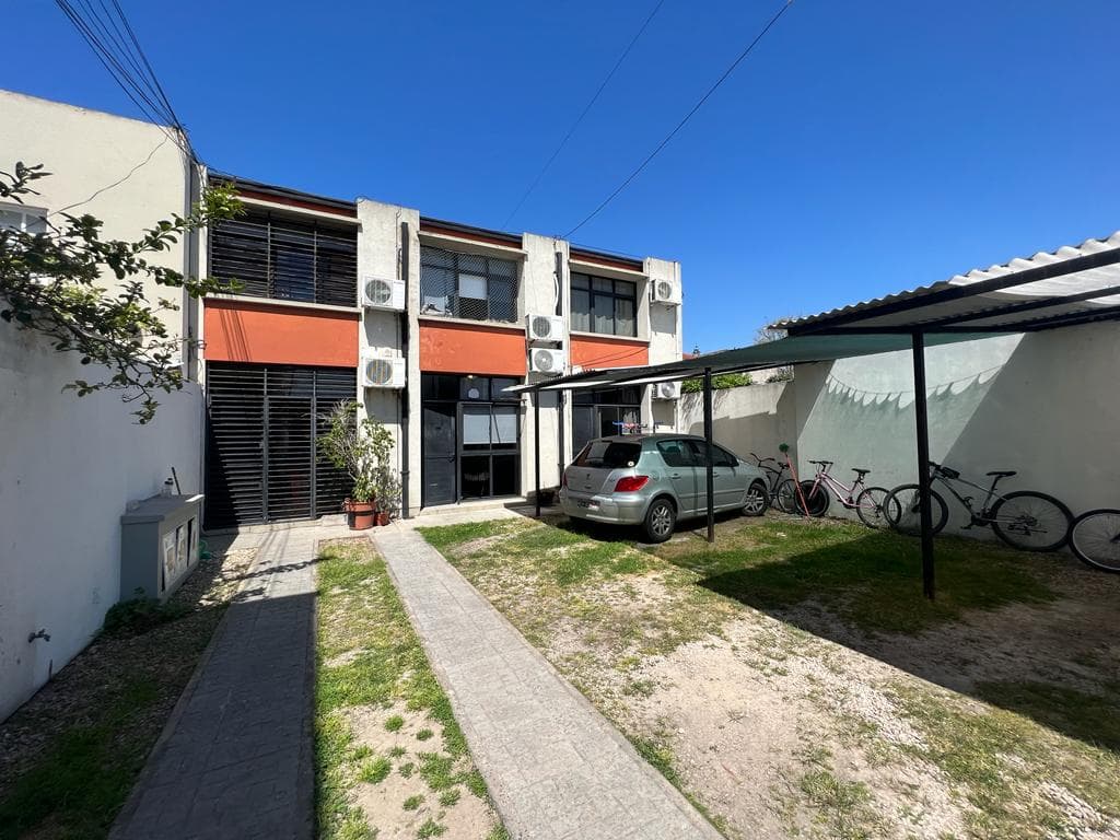 Duplex 43 entre 131 y 132 U$S 69000 2